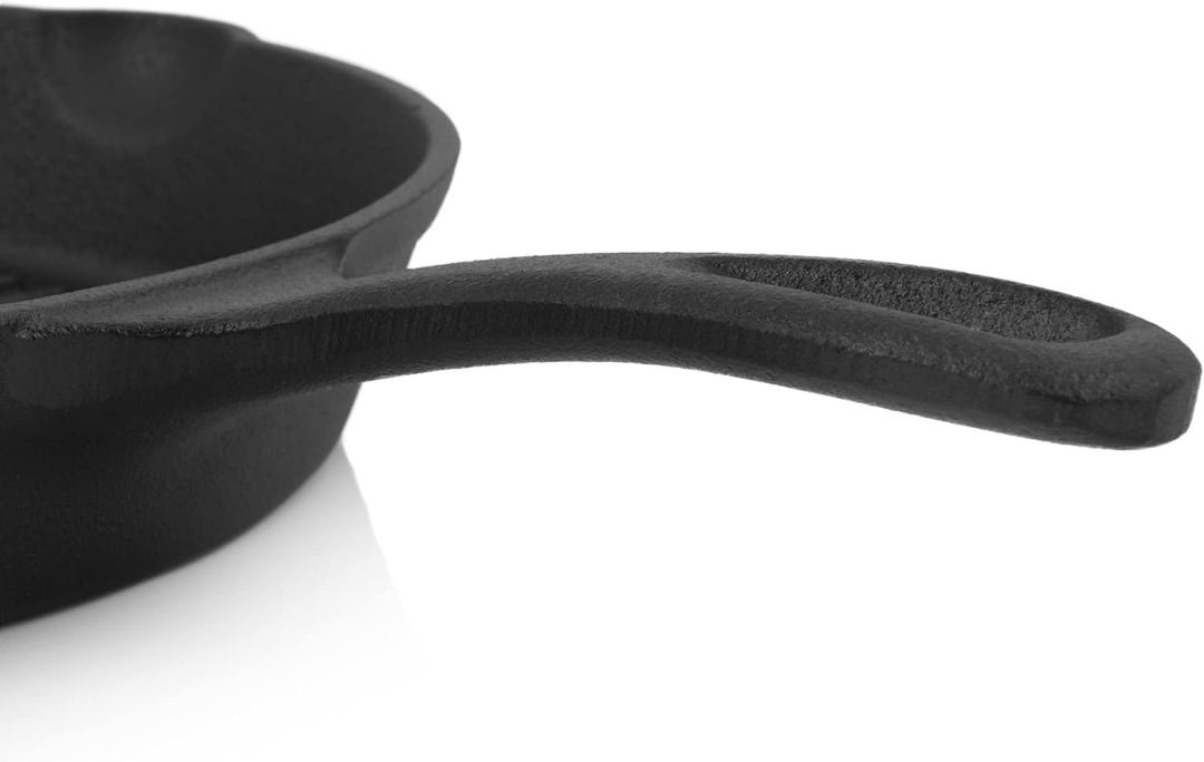 BBQ-Toro Gusseisen Bratpfanne Ø 34 cm | Gusseisen-Grillpfanne mit Griff, Stiel und zwei Ausgiesser,