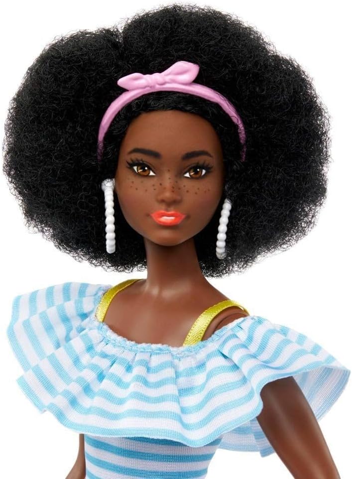 Barbie - Rollerskate-Puppe mit Welpen und Trendiger Kleidung, Afro-Hairstyle und Accessoires für Ges