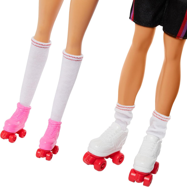 Barbie Fashionistas-Set mit 2 Modepuppen und 6 Zubehörteilen, Barbie und Ken Rollschuh-Modepuppen, S