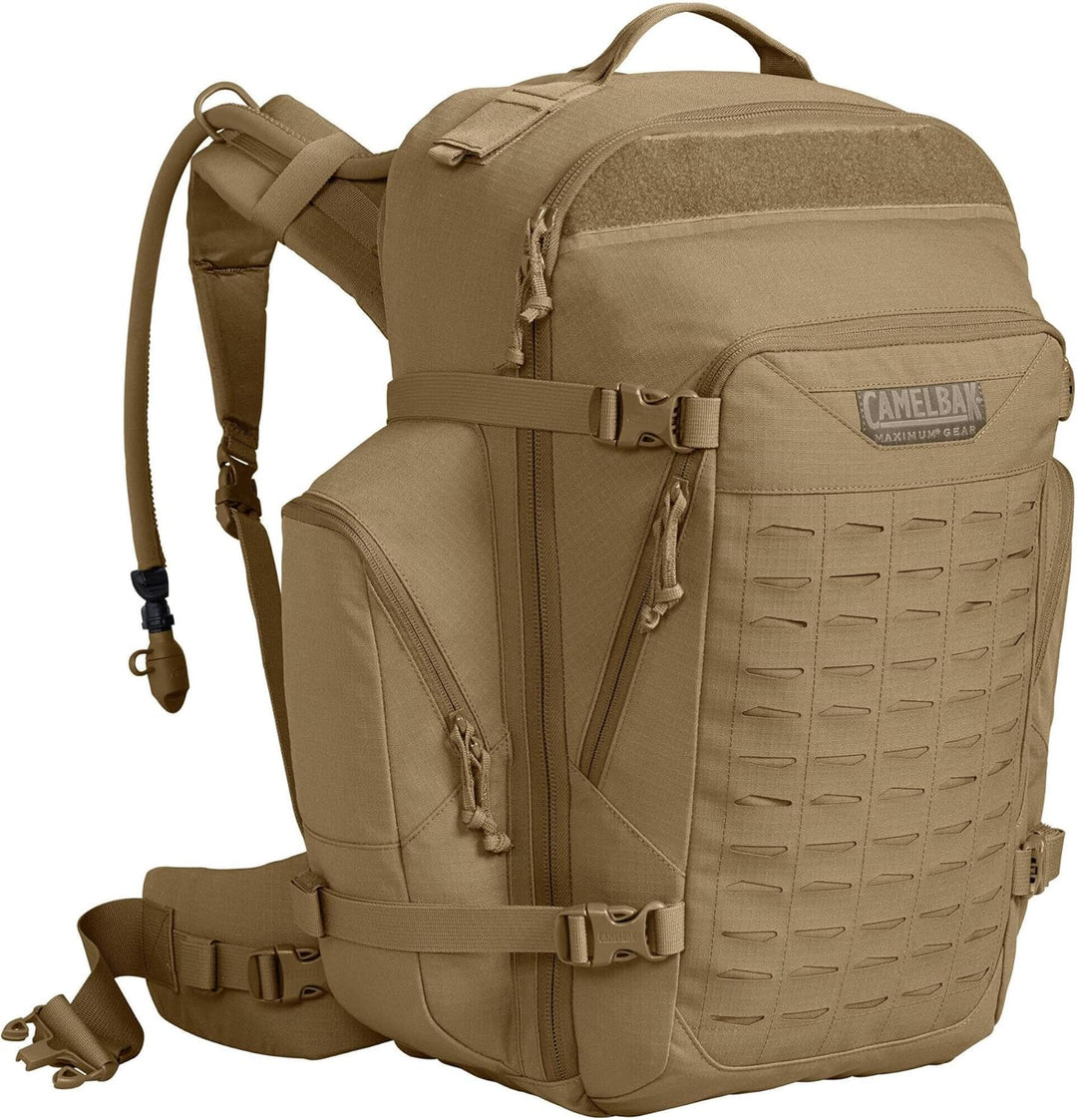 Camelbak BFM 50 Liter Trinkrucksack mit Crux 3 Liter Reservoir Kojote, Kojote