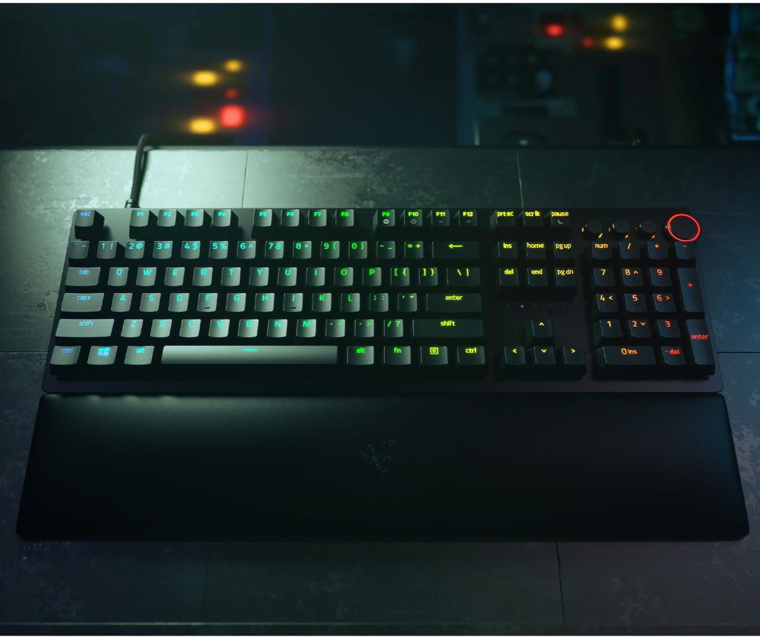 Razer Huntsman V2 (Red Switch) - Praktisch latenzfreie Optische Gaming-Tastatur (Lineare Optische Sw