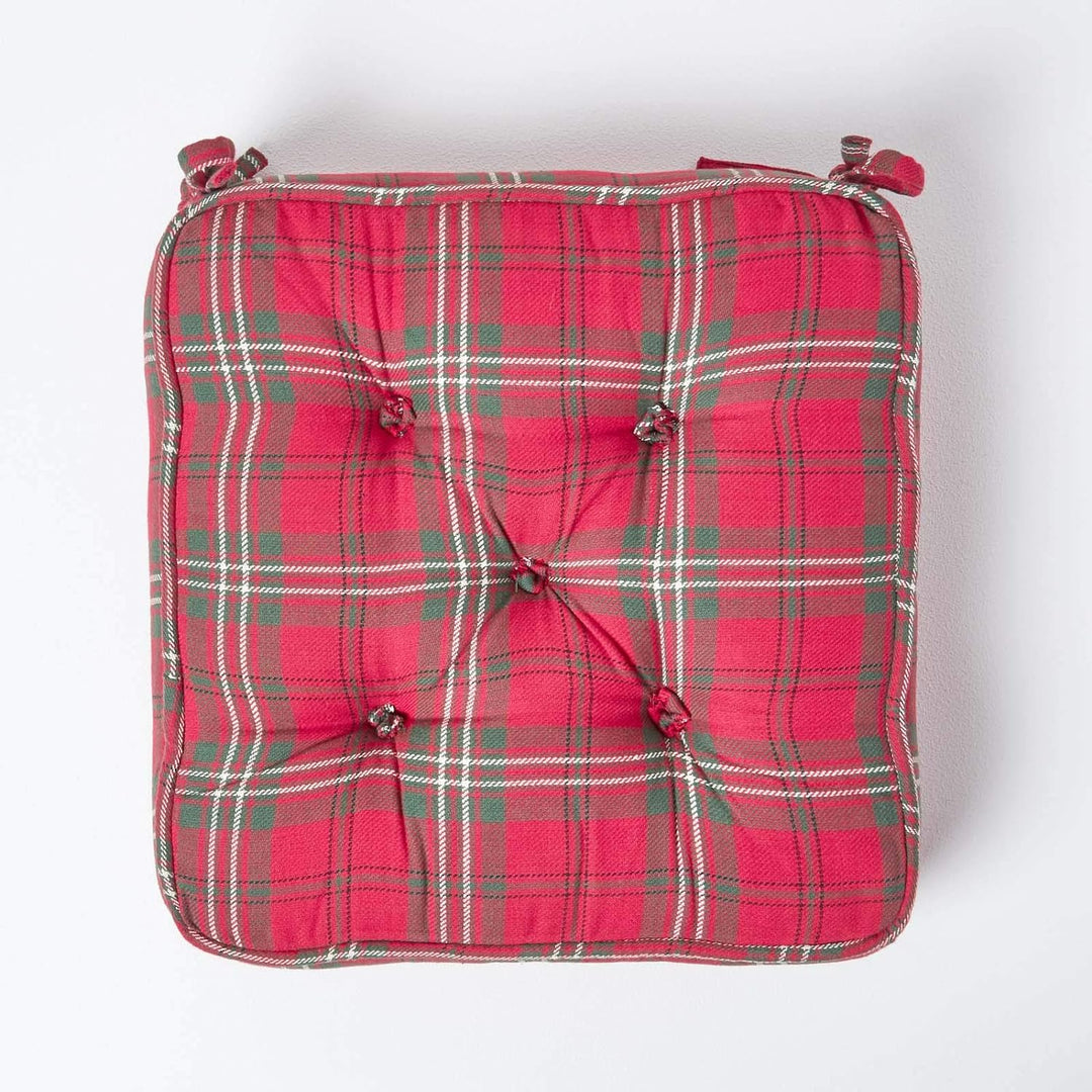 Homescapes gepolstertes Sitzkissen 40 x 40 cm, rot-grün Kariertes Stuhlkissen mit Bändern, 10 cm hoh