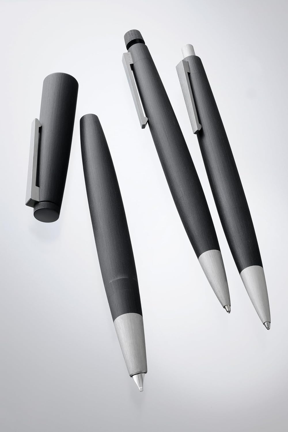 Lamy 2000 Kugelschreiber black aus schwarzem Polycarbonat und Edelstahl, inkl. Grossraummine M 16 M