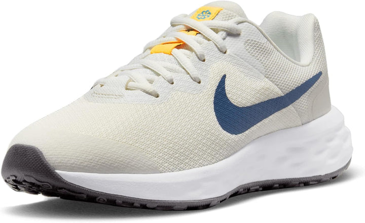 NIKE Revolution 6 Sneaker, Summit White/Diffused Blue-Light-Knochen, 18.5 EU
