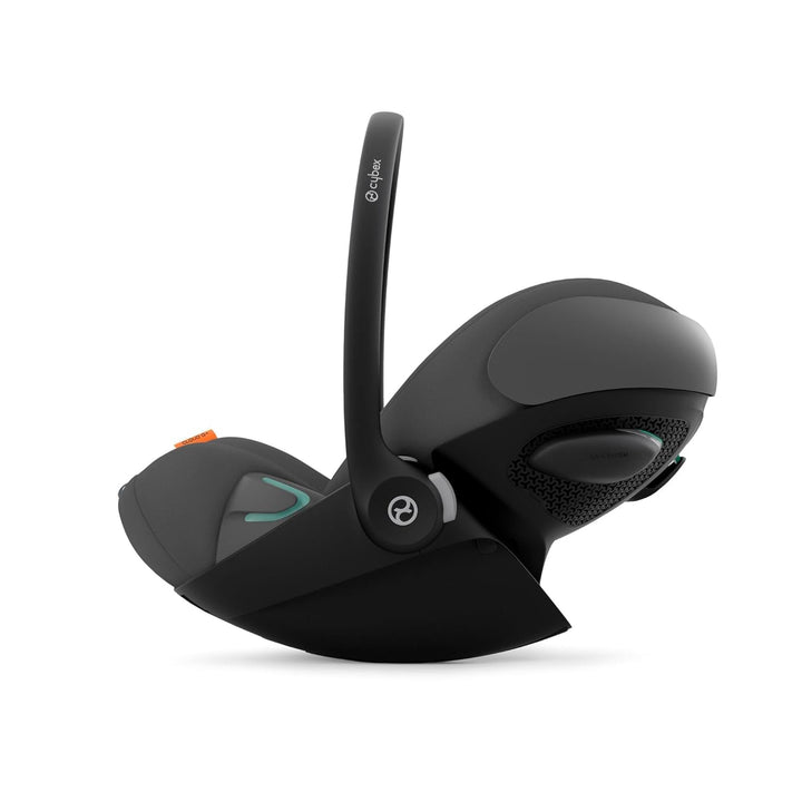 CYBEX Gold Babyschale Cloud G i-Size Plus und ISOFIX Basis Base G, Inkl. Neugeboreneneinlage, Ab Geb