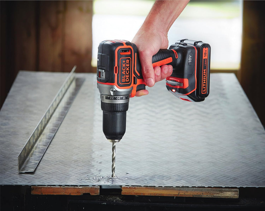 Black+Decker Akku-Bohrschrauber, Bohrmaschine (18 V 1.5Ah, bürstenloses 2-Gang-Getriebe, LED-Arbeits