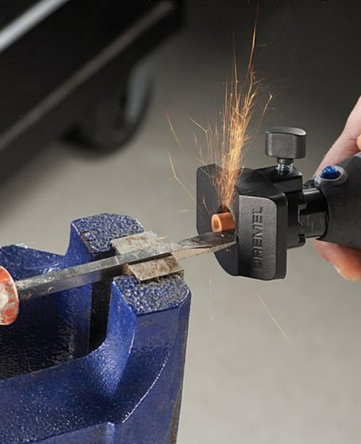 Dremel 3000 Multifunktionswerkzeug 130W, Set mit 5 Zubehörteilen, Variable Drehzal 10.000-33.000 U/m