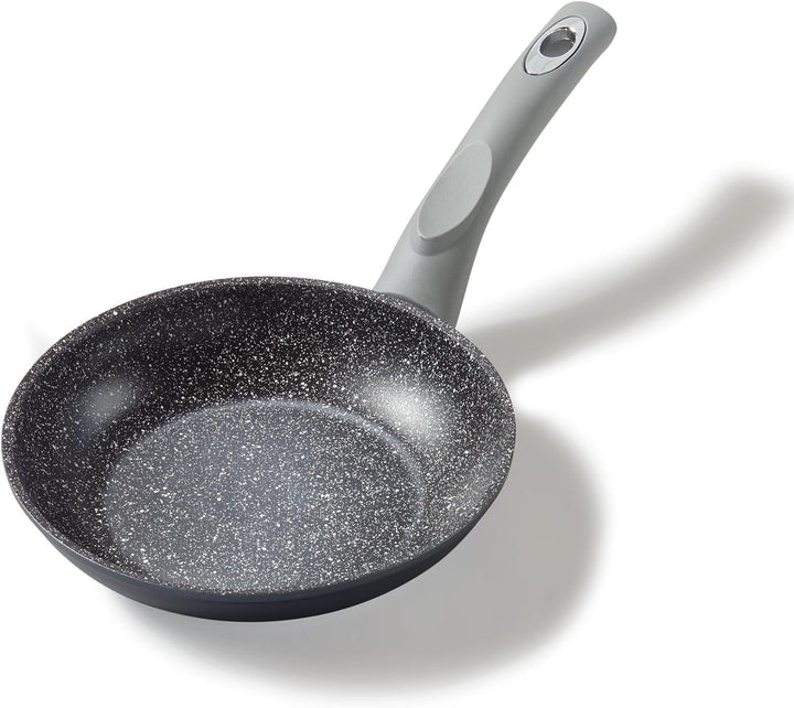 STONELINE Gourmundo Made in Germany Bratpfanne 20 cm, antihaft beschichtete Pfanne mit echten Steinp