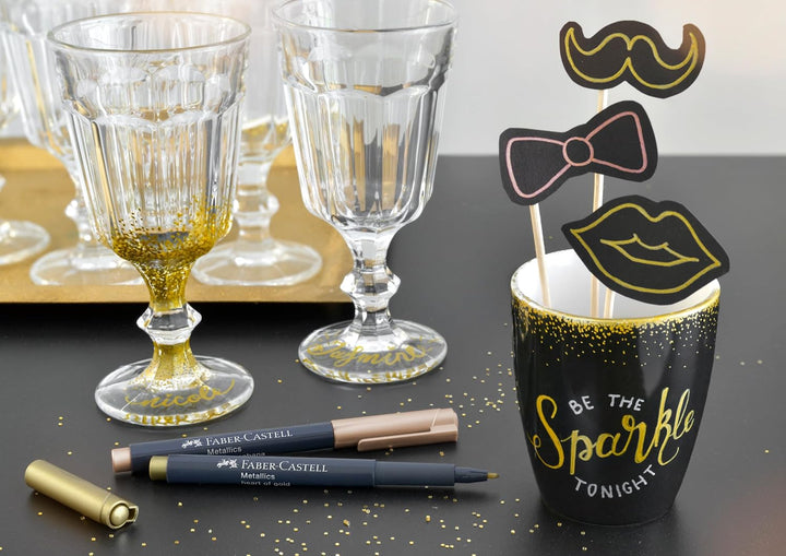 FABER-CASTELL 160713 - Metallics Marker mit Faserspitze, 1,5 mm Strichstärke, für viele Oberflächen