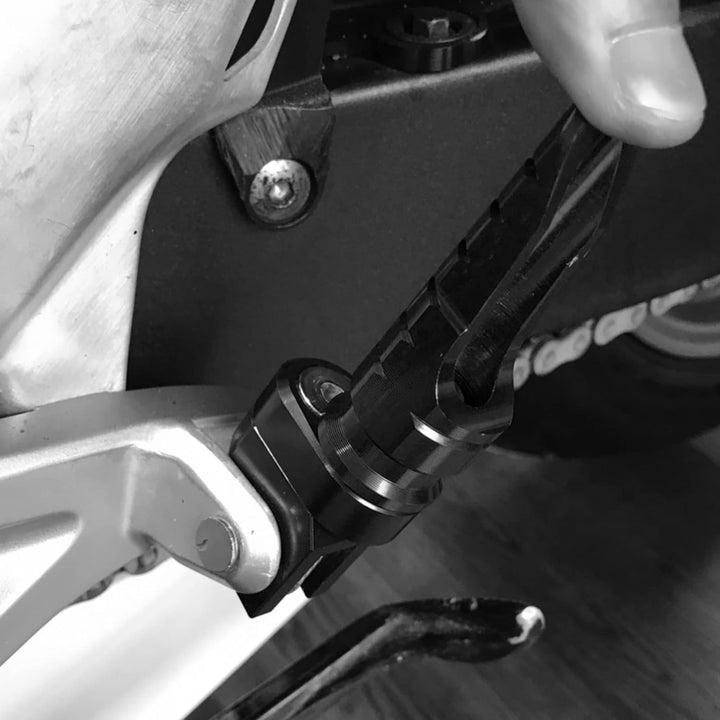 Motorrad-Fussraste vorne, Motorrad-Fussrasten vorne Aluminiumlegierung Anti-Rutsch-Ersatz für MV AGU