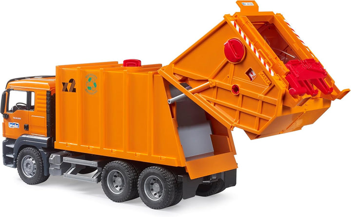 bruder 03760 - Man TGS Müll-LKW mit 2 Mülltonnen - 1:16 Fahrzeuge, Müllauto Spielzeug, Müllabfuhr, M