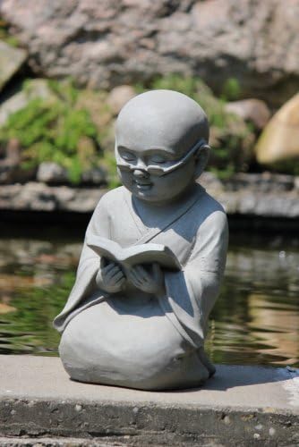Figur Shaolin Mönch lesend mit Buch - für Haus und Garten - Höhe 42 cm - grau