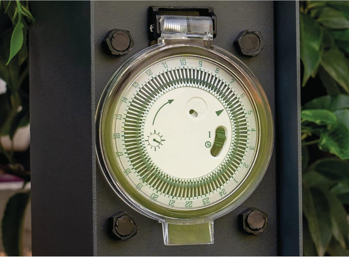 UNITEC Steckdosenverteiler für den Garten, Steckdosensäule mit Zeitschaltuhr, Aussensteckdose, Edels