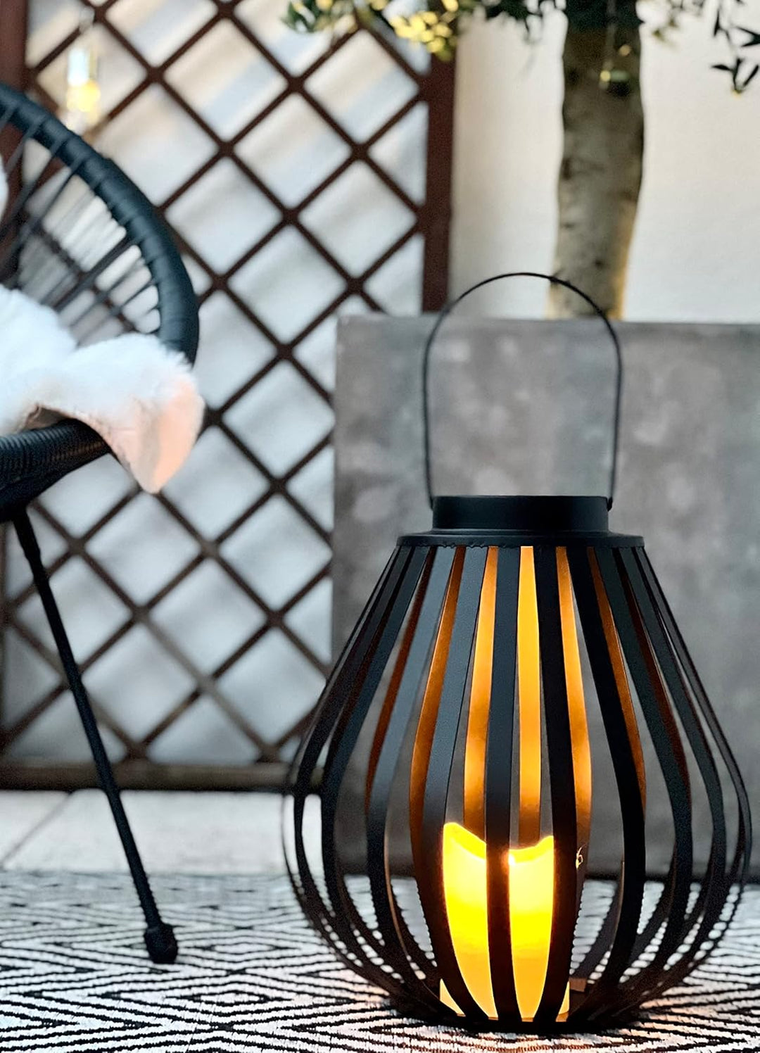 Brandsseller Windlicht 34 x 36 cm Metall mit Henkel Gitter Design Schwarz Kerzenständer Laterne Indo