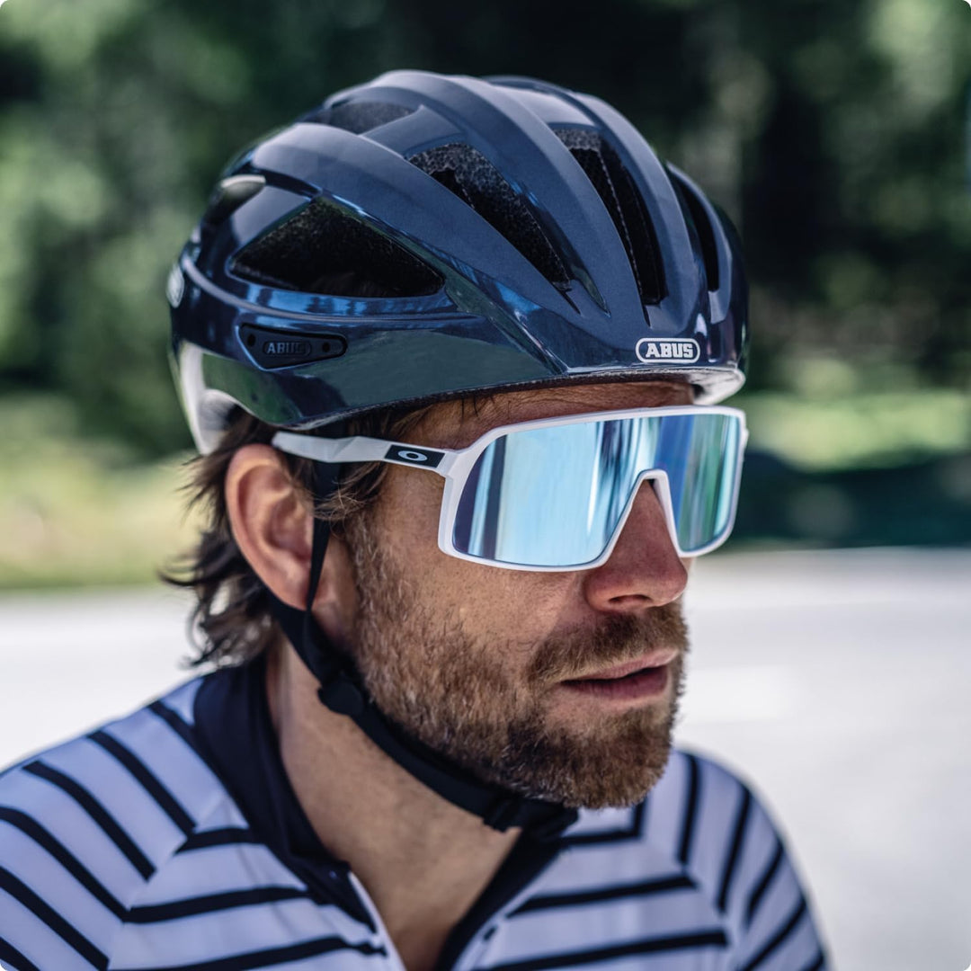 ABUS Rennradhelm Macator - sportiver Fahrradhelm für Einsteiger - auch für Zopfträger/-innen - für D