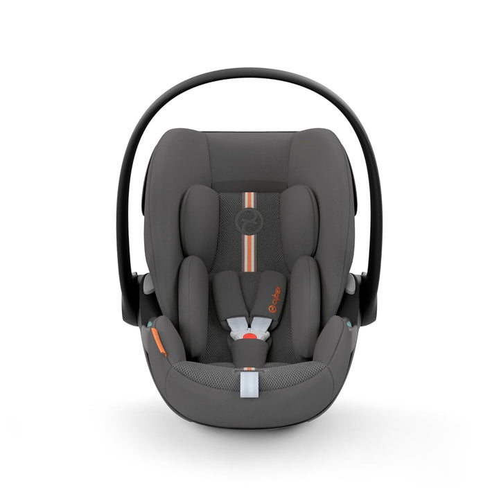 CYBEX Gold Babyschale Cloud G i-Size Plus und ISOFIX Basis Base G, Inkl. Neugeboreneneinlage, Ab Geb