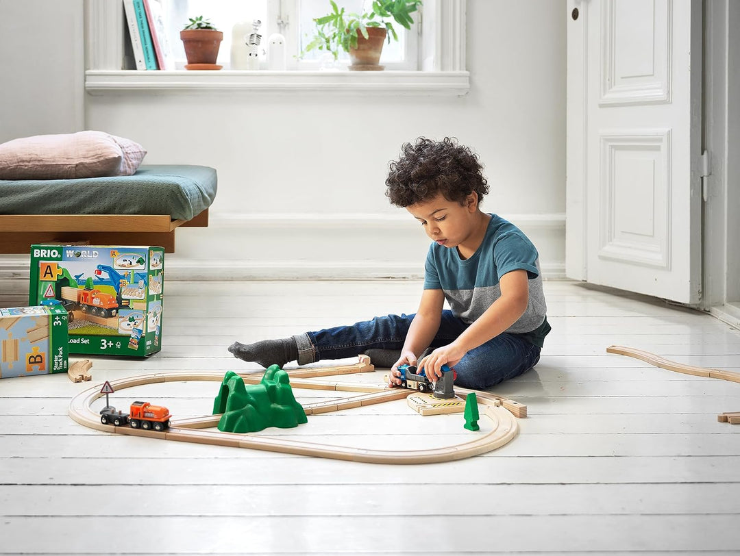 BRIO World 33878 - Starterset Güterzug mit Kran - Der ideale Einstieg in die Holzeisenbahn Empfohlen