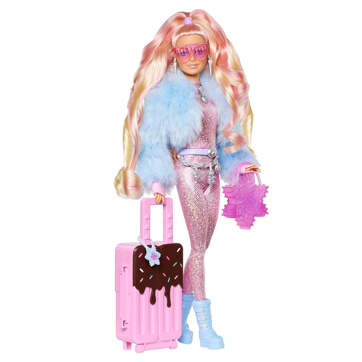 Barbie Extra Fly - Reisepuppe mit Winter-Outfit und Zubehör, 15 Accessoires wie Ohrenschützer, Hands