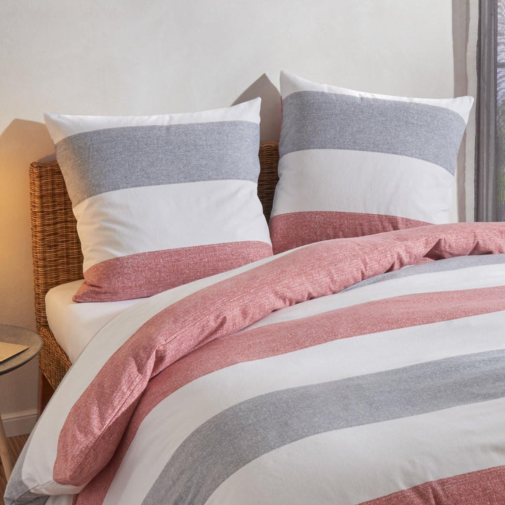 Traumschlaf Biber Bettwäsche mit Streifen rot kuschelig weiche Made in Germany Qualität mit Reissver