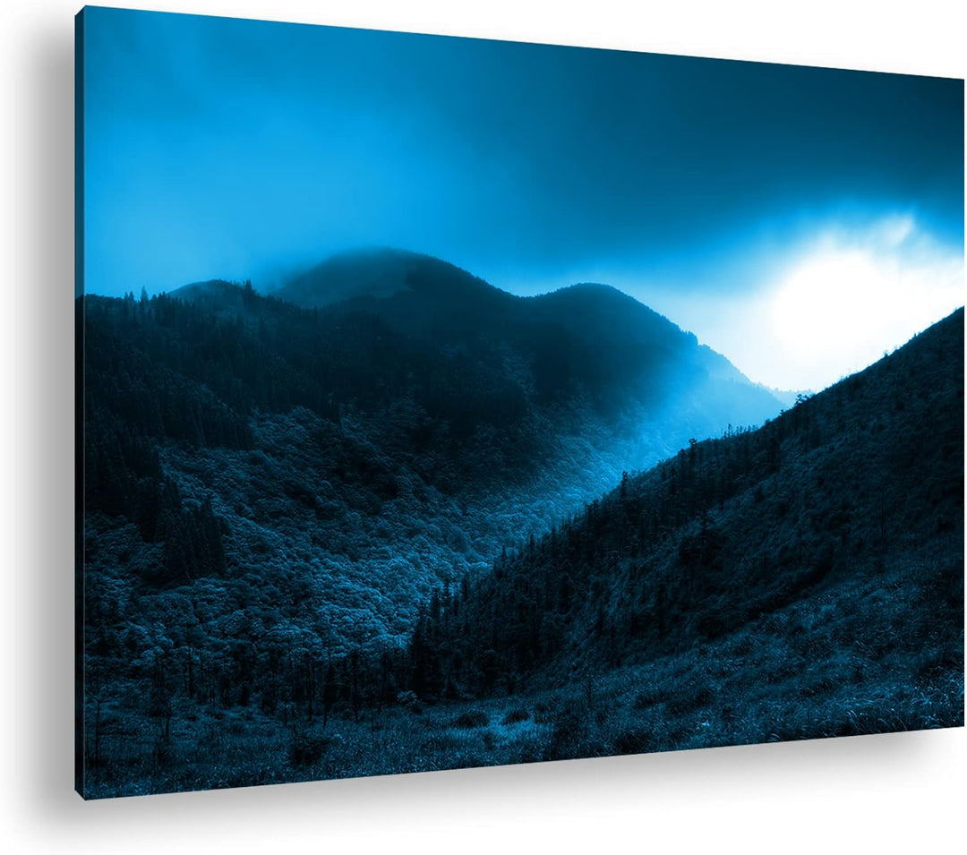 deyoli schöne Berglandschaft mit Wald und Licht Format 80x60 Effekt: Monocrome Blau als Leinwandbild