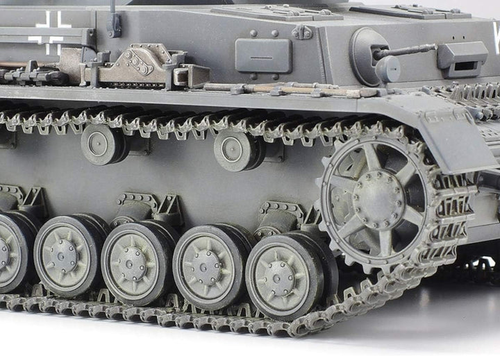 TAMIYA 35374-000 1:35 Deutscher Panzerkampfwagen IV Ausführung F L24/75mm, Modellbausatz, Plastikbau