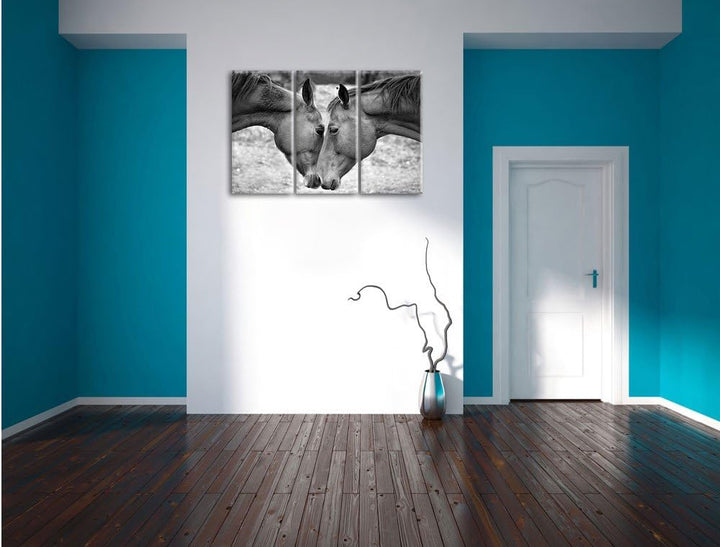 Pixxprint Zwei schmusende Pferde Kunst B&W als Leinwandbild | Grösse: 3 Teilig (120x80) | Wandbild|