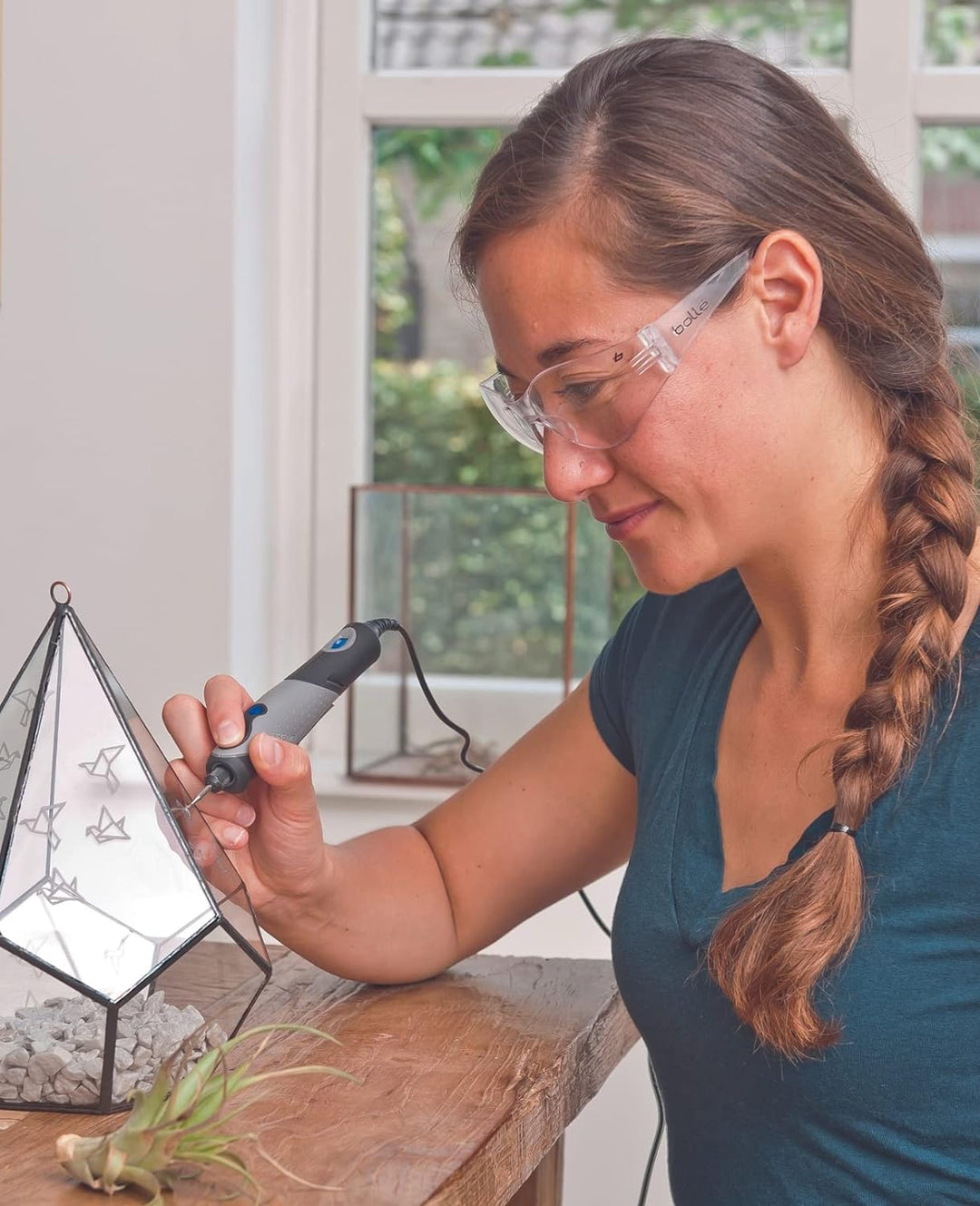 Dremel 2050 Stylo+ Multifunktionswerkzeug 9W Set (15 Zubehöre, Variable Drehzahleinstellung bis 22.0