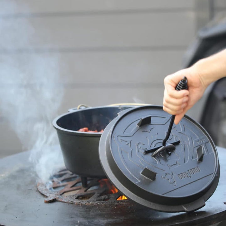 BBQ-Toro Dutch Oven Emaille Serie | Emailliert 4,2 Liter | Gusseisen Kochtopf mit Füssen | Bräter mi
