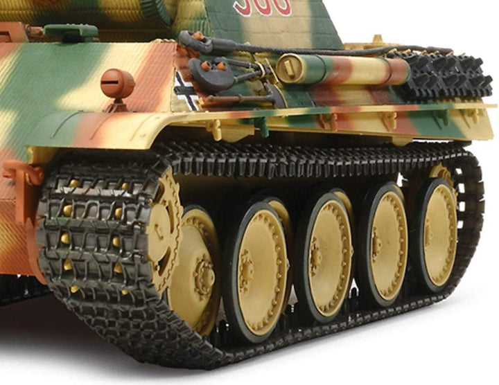 TAMIYA 30055 1:35 Dt. Panther G Frühe (Motor), originalgetreue Nachbildung, Plastik Bausatz, Basteln