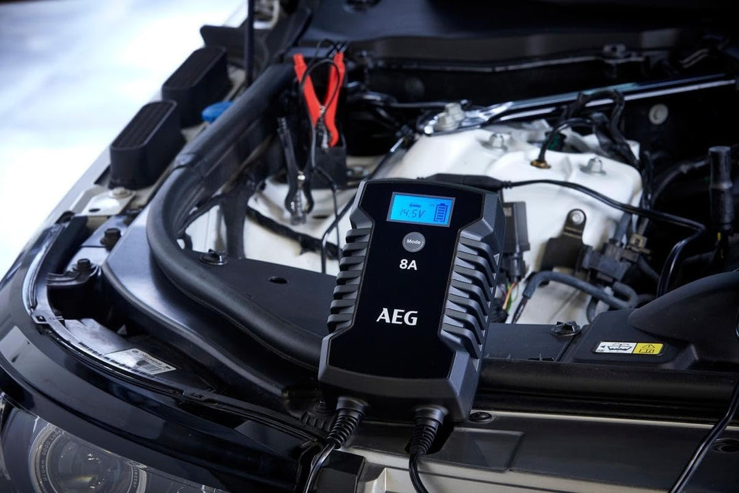 AEG Automotive 10618 Mikroprozessor-Ladegerät für Auto Batterie LD 8.0, 8 Ampere für 12/24 V, 7-HF L