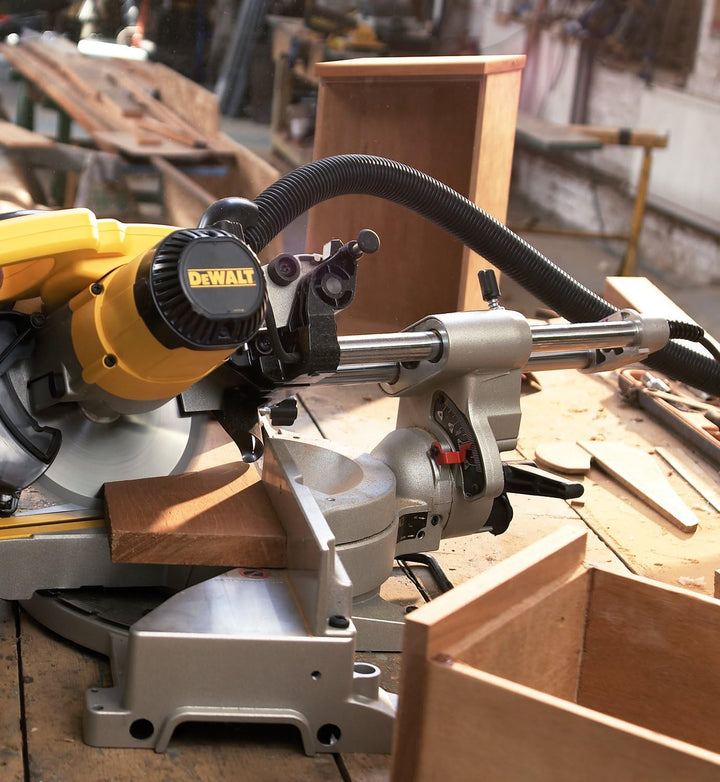 DeWalt Paneelsäge (1,600 Watt, mit elektronischer Drehzahlregulierung, Gehrungs- und Neigungswinkel