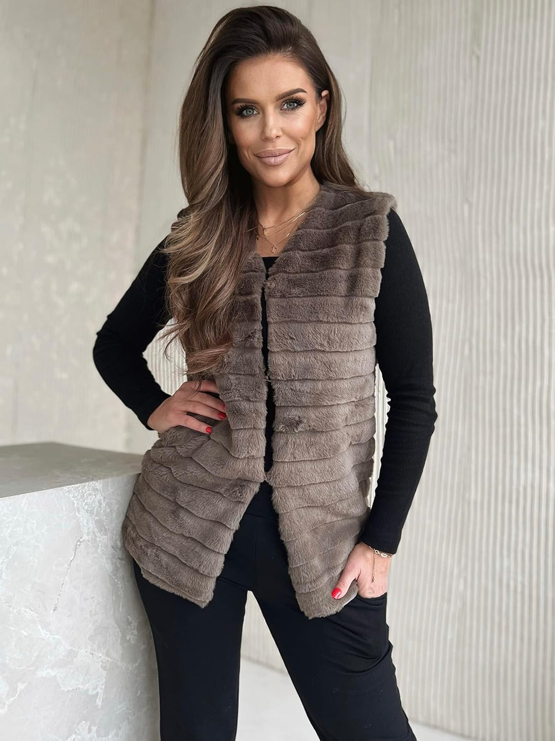 Och Bella Weste für Damen, Weich und Flauschig, Kurze Fellweste, Perfekt für Kältere Tage, Stylische