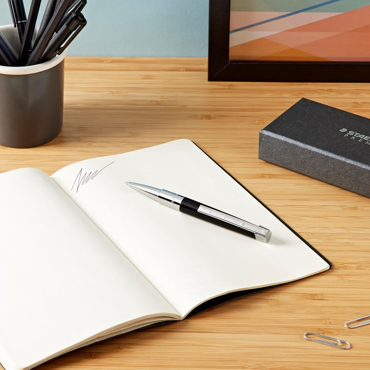 STAEDTLER Initium Resina Drehkugelschreiber, schwarzes Edelharz, B, schwarz, Made in Germany, mit ed