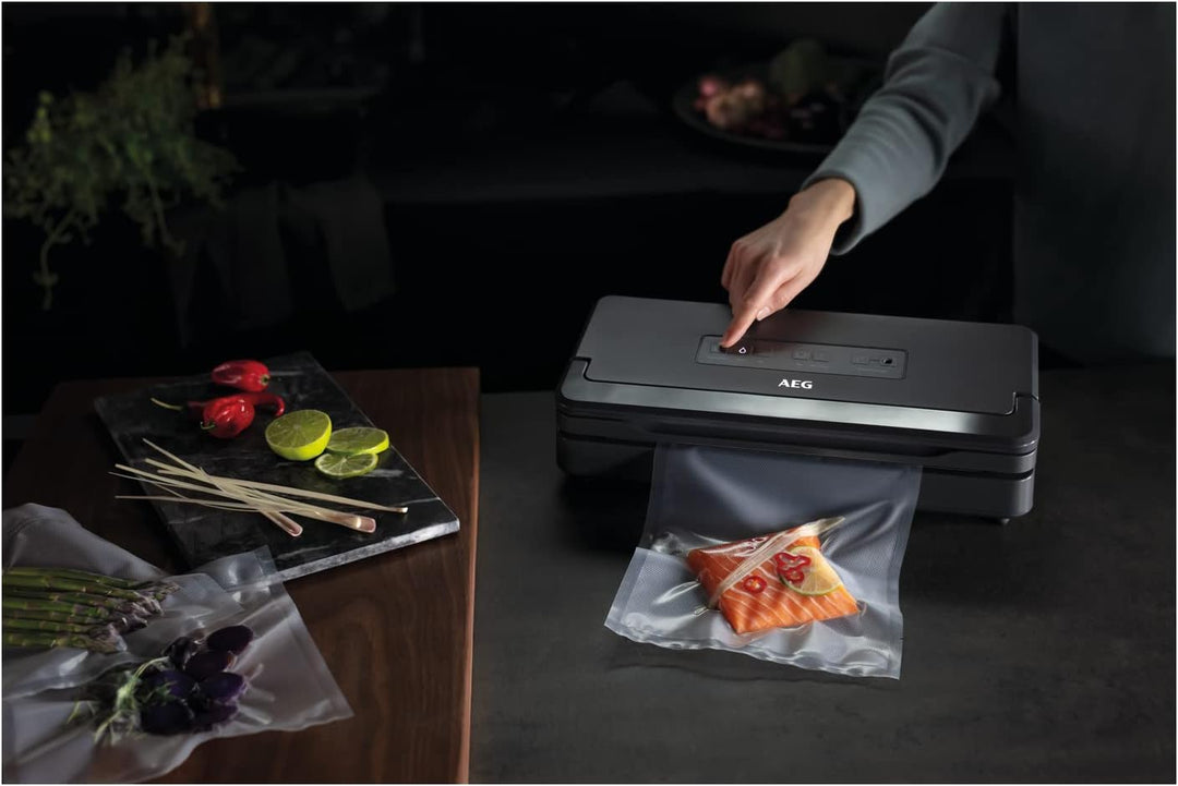 AEG A6-1-6AG Vakuumiergerät / schnelles und automatisches Vakuumieren von Lebensmitteln / Konservier