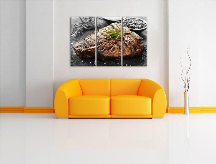 Gebratenes Steak mit Rosmarin schwarz/weiss 3-Teiler Leinwandbild 120x80 Bild auf Leinwand, XXL ries