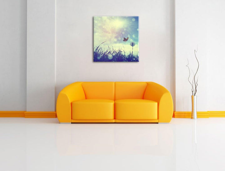 Pixxprint zarter Schmetterling fliegt zu Pusteblume, Format: 70x70 auf Leinwand, 70x70
