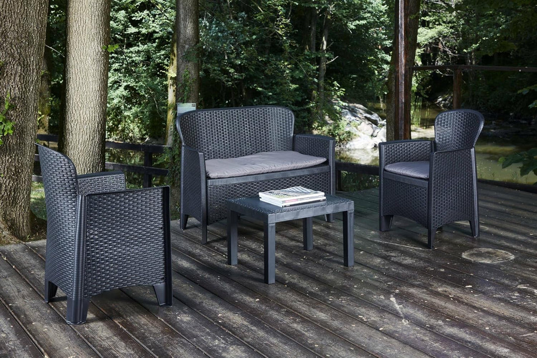 Dmora - Outdoor-Lounge-Set Ostuni, Gartengarnitur mit 2 Sesseln, 1 Sofa und 1 Couchtisch, Sitzecke i