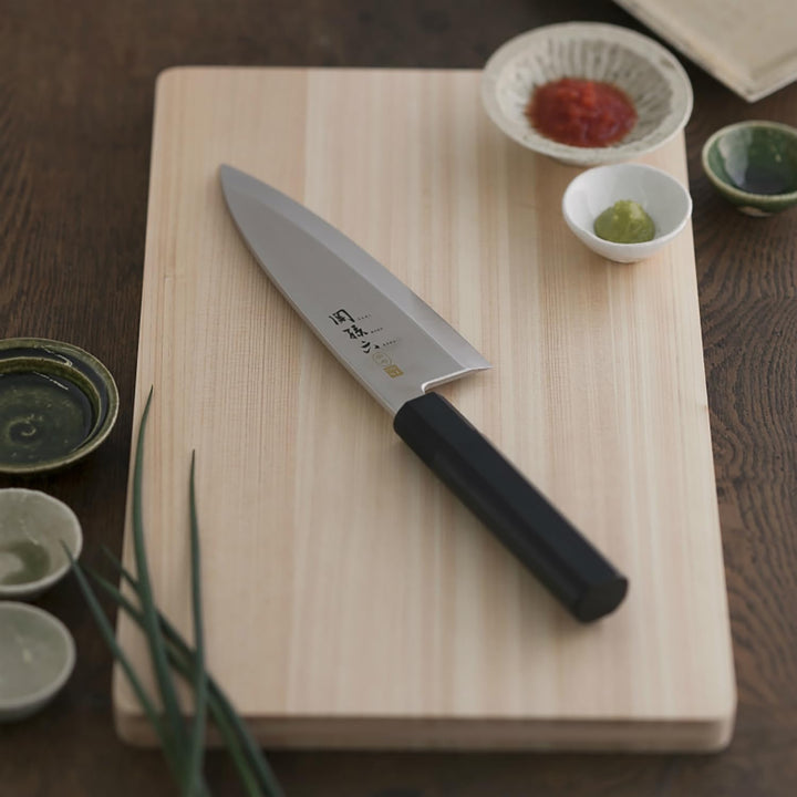 KAI Seki Magoroku Kinju Deba japanisches Kochmesser - Klinge mit 19 cm - Gesamtlänge 32cm - Asiatisc