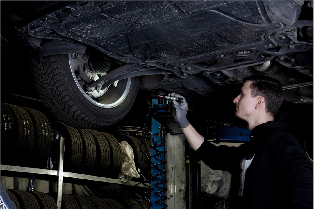 STIER LED-Stiftleuchte, 150 Lumen Vorderseite, 50 Lumen Hochleistungs-Spotlight, Magnet & Taschenkli