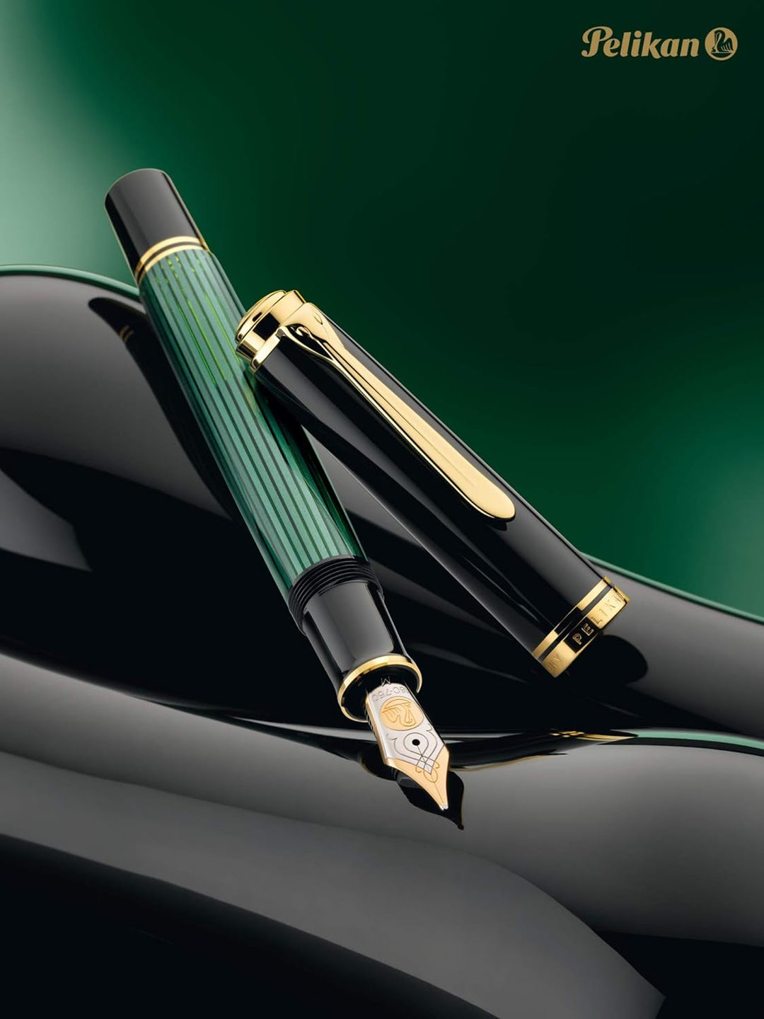Pelikan Füllhalter Souverän 800, Schwarz-Grün, Feder F (fein), hochwertiger Kolbenfüller im Geschenk