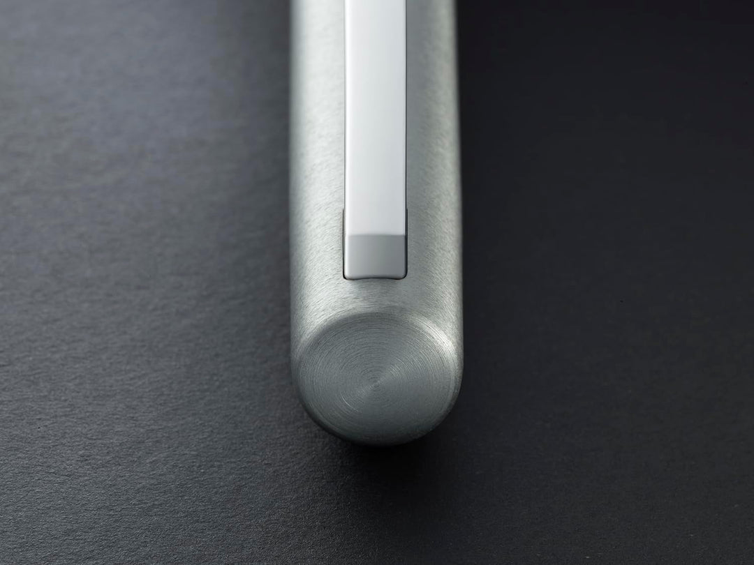 Lamy aion Füllhalter 077 Füller aus eloxiertem Aluminium in der Farbe Olive-Silber mit gestrahltem G