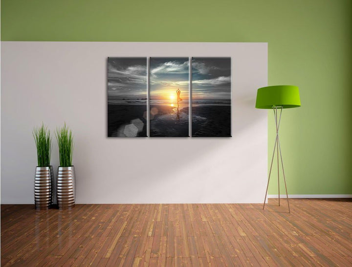 Pixxprint Yoga Silhouette bei Sonnenuntergang am Strand B&W Detail 3-Teiler Leinwandbild 120x80 Bild