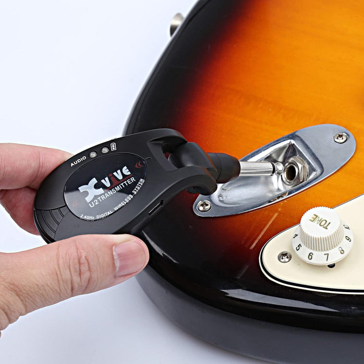 Xvive U2 Wireless Digital Transmitter/Receiver System for Guitar, Bass and Other Instruments, Rechar