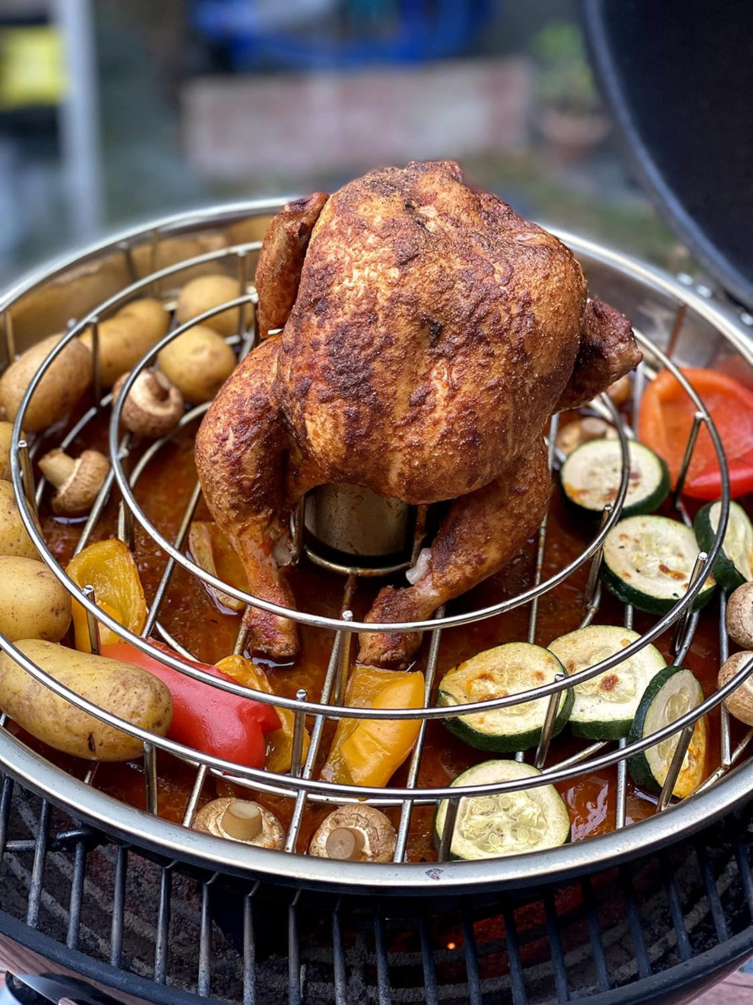 BBQ-Toro Edelstahl 3-In-1 Rippchen und Hähnchenkeulen Halterung mit Auffangschale | Chicken Roaster