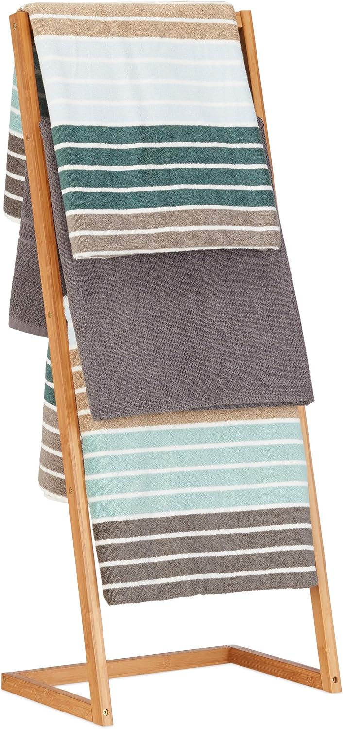 Relaxdays Handtuchhalter freistehend, Leiterregal mit 4 Handtuchstangen, Handtuchständer Bambus, HBT