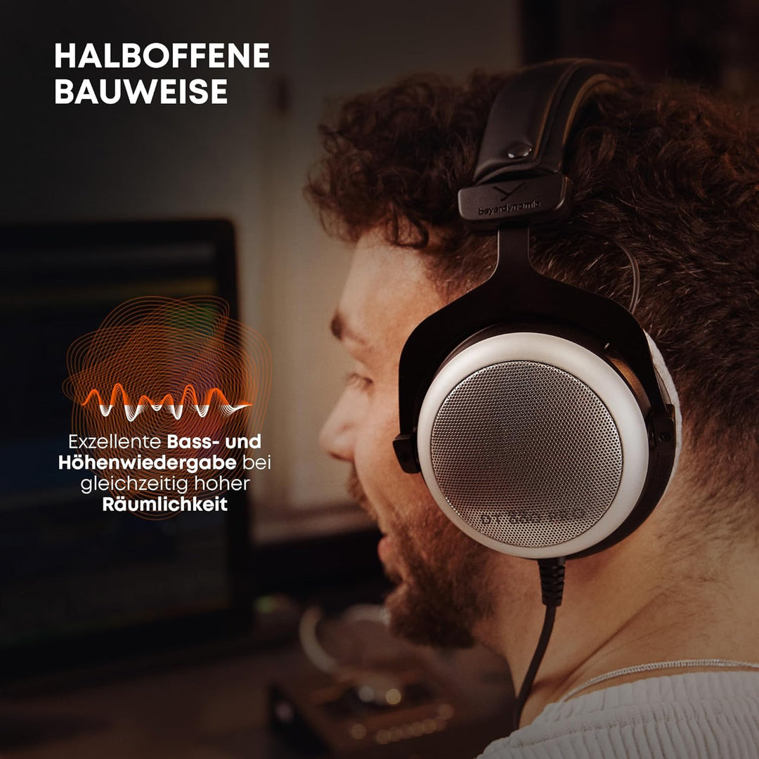 beyerdynamic DT 880 PRO Over-Ear-Studiokopfhörer in schwarz. Halboffene Bauweise, kabelgebunden, Stu