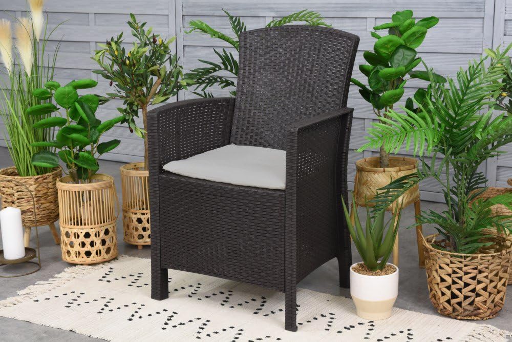 Dmora Urano-Lounge, Gartenmöbel-Set mit Kissen, für den Innen-und Aussenbereich, 100% Made in Italy,