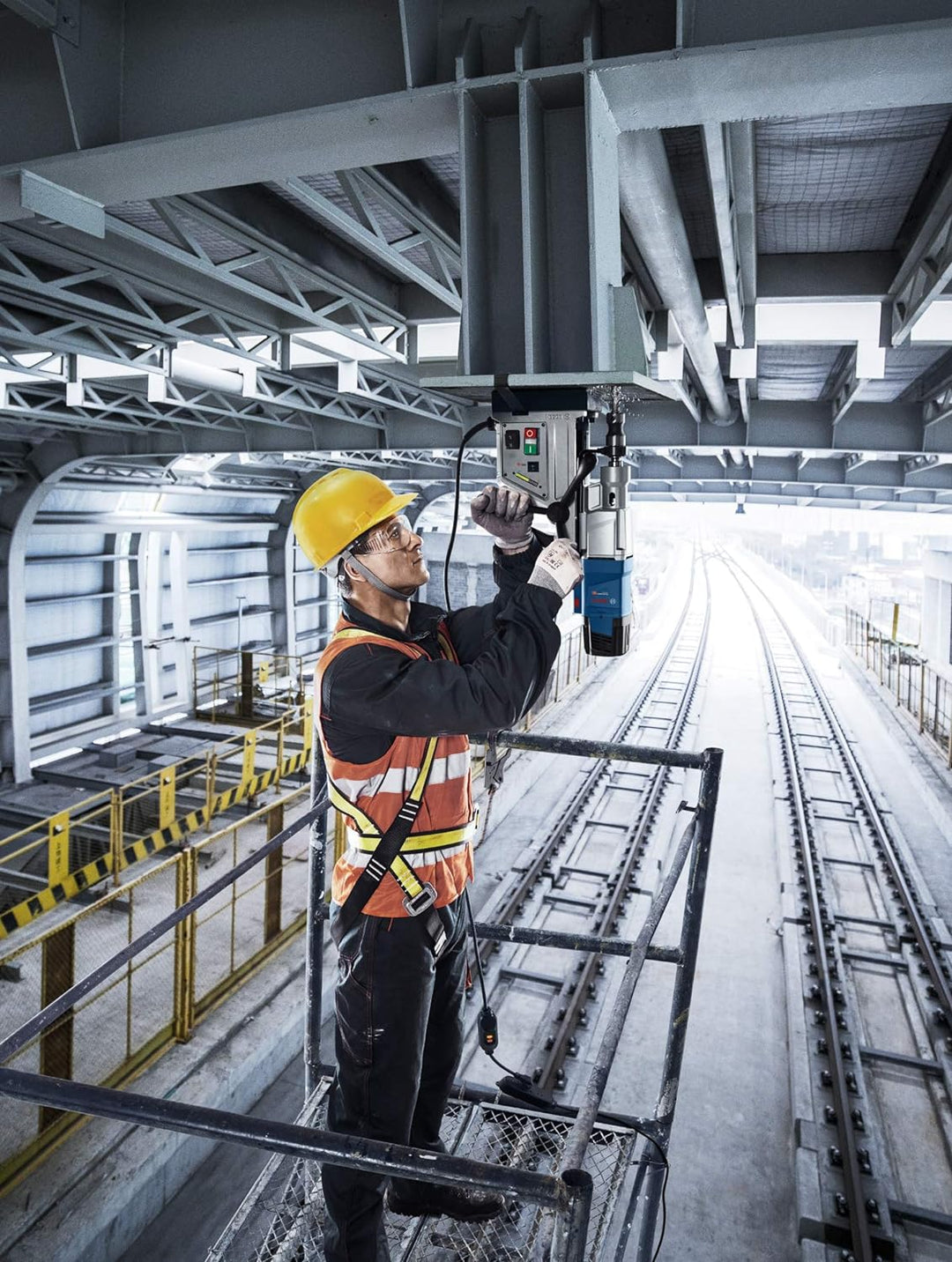 Bosch Professional Bohrmaschine (Schwarz, Blau, 1.200 Watt, max. Bohr-Ø 50 mm), GBM 50-2