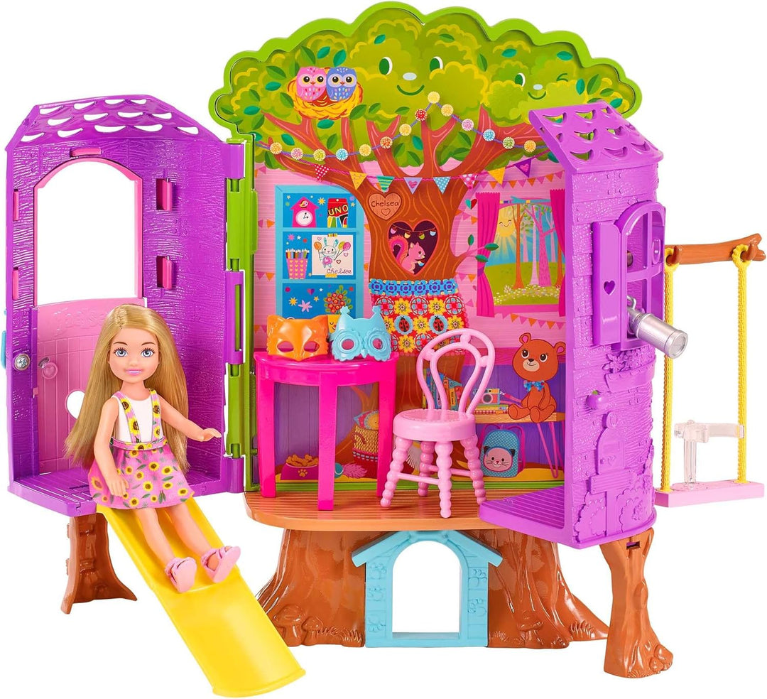 Barbie - Chelsea-Puppe und Baumhaus-Spielset mit Hündchen mit Möbeln, Rutsche und mehr als 10 Zubehö
