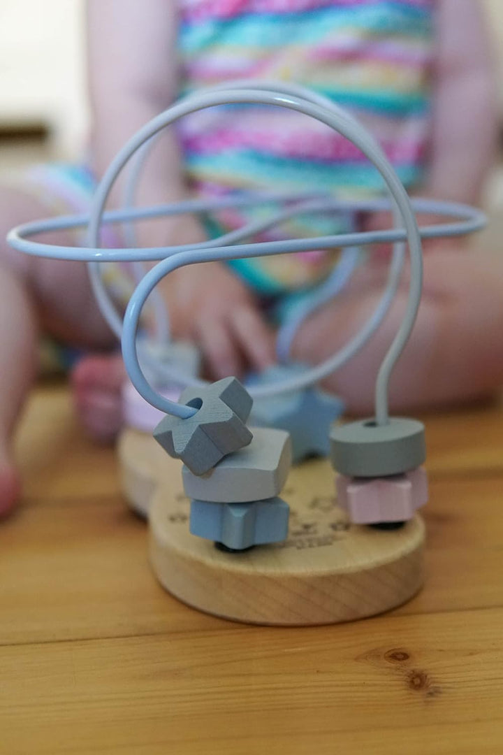 Selecta 64019 Sternchenschleife, Bellybutton, Motorikspielzeug aus Holz, 18 cm, bunt